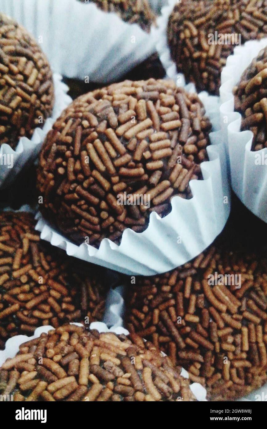Brigadeiros brasilien -Fotos und -Bildmaterial in hoher Auflösung – Alamy