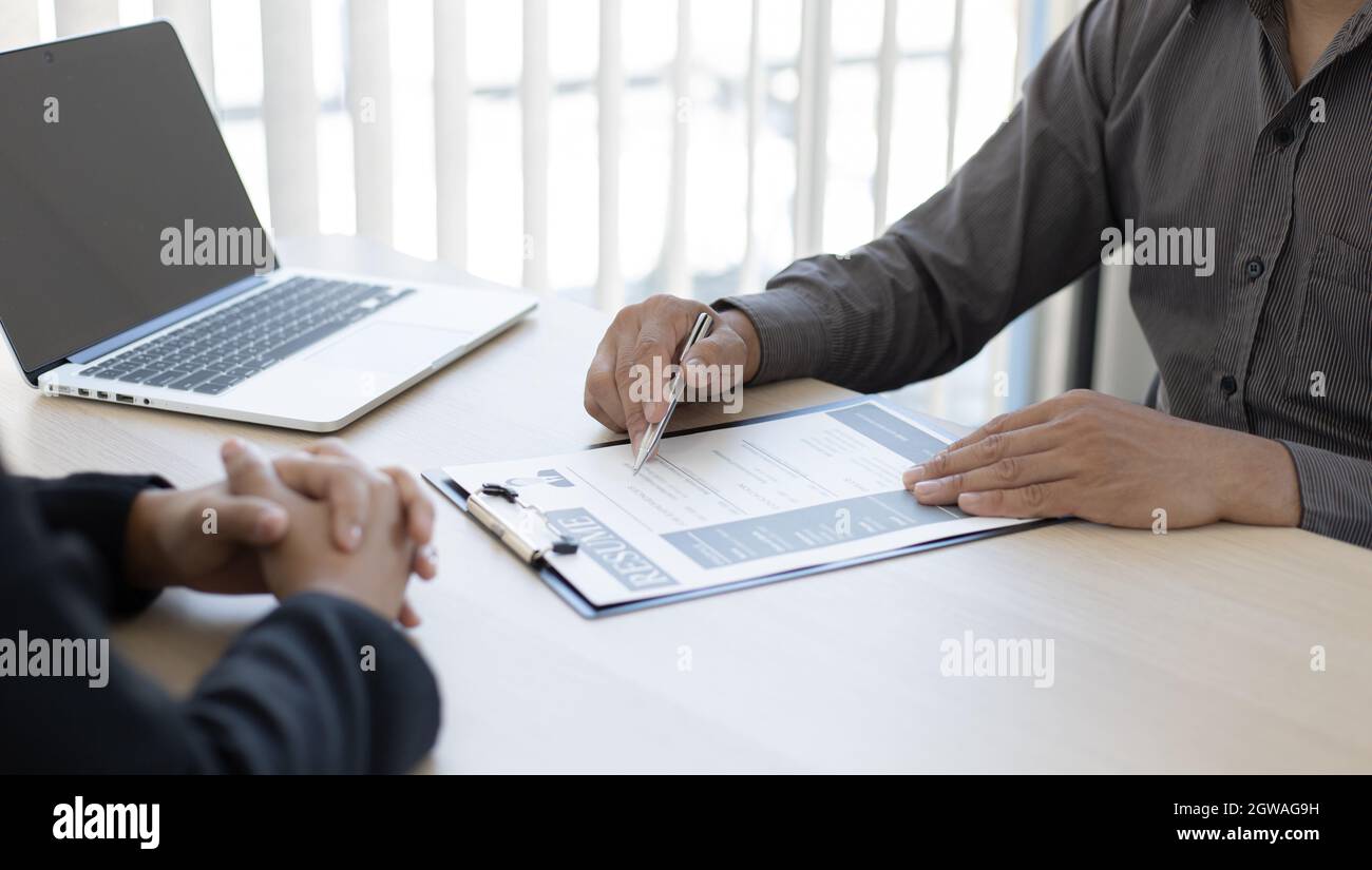 Neuer Arbeitgeber Will Einsicht In Personalakte öffentlicher Dienst Arbeitgeber Oder Personalabteilung Liest Den Lebenslauf Und Interviewte