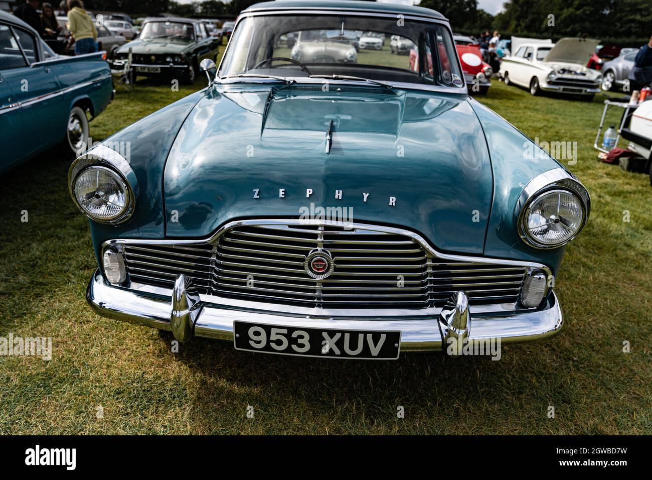 Klassischer Ford Zephyr auf der Oldtimer-Ausstellung mit Chromgrill und klassischer Zulassung Stockfoto
