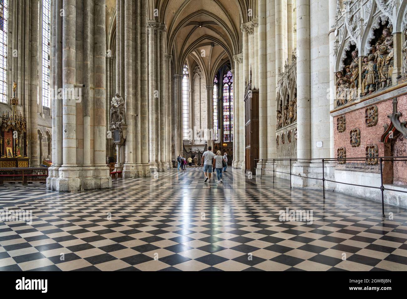 Innenraum der Kathedrale Notre Dame d’Amiens, Amiens, Frankreich | Kathedrale Basilika unserer Lieben Frau von Amiens, Amiens, Frankreich Stockfoto