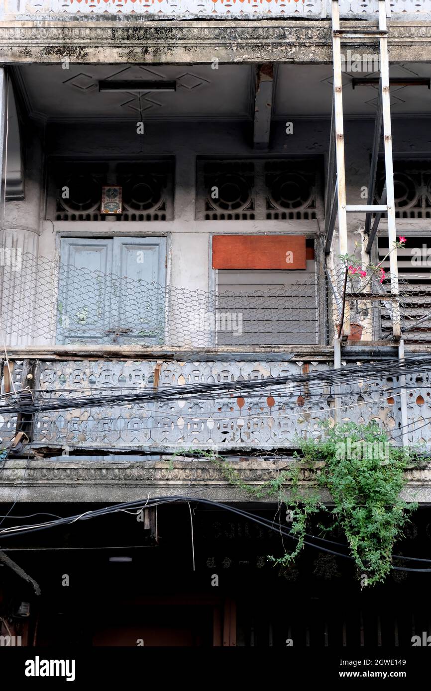 Flucht aus dem mehrstöckigen Gebäude, Hua Lamphong, Bangkok, Thailand Stockfoto