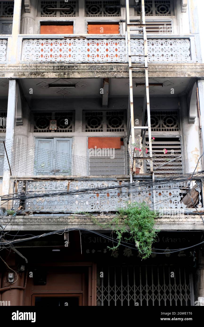 Flucht aus dem mehrstöckigen Gebäude, Hua Lamphong, Bangkok, Thailand Stockfoto