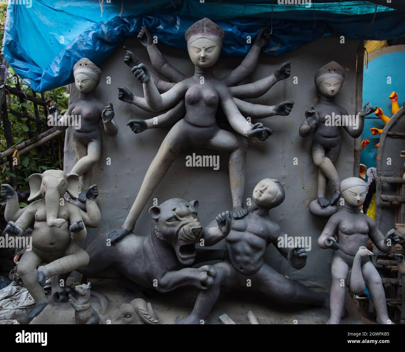 Unvollendeter Lehm-Idol der Göttin Durga. Stockfoto