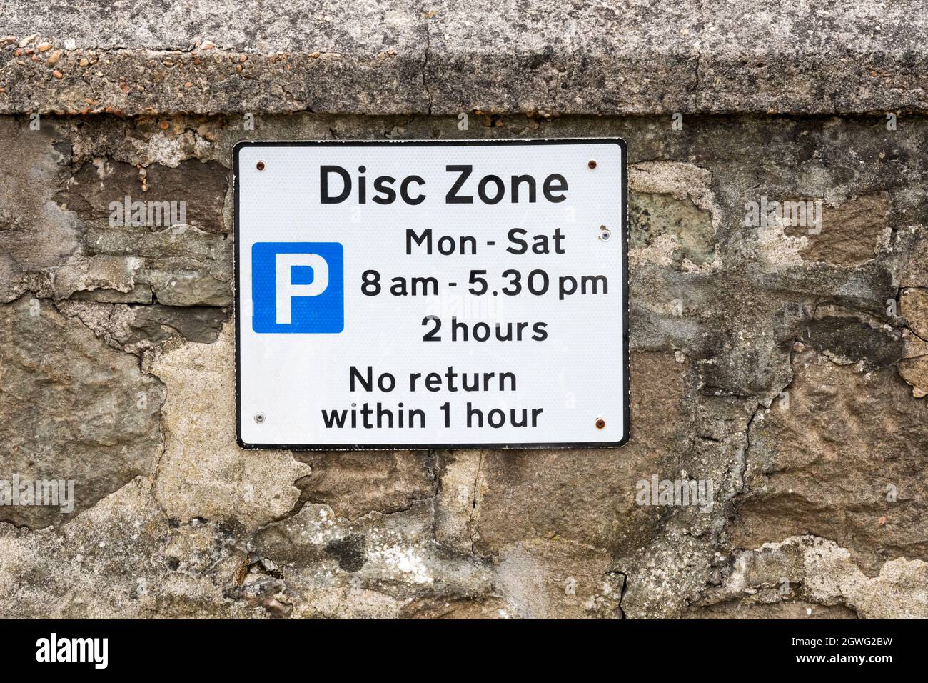 Ein Schild für das Parken in der Disc Zone in Lerwick, Shetland Islands. Stockfoto