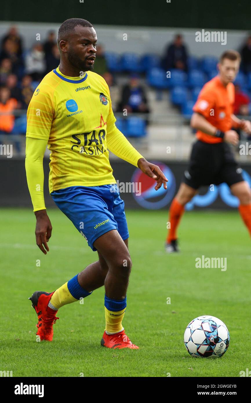 Waasland-Beverens Aristote Nkaka und abgebildet während eines Fußballmatches zwischen Waasland-Beveren und Royal Excelsior Virton, Sonntag, 03. Oktober 2021 in Be Stockfoto