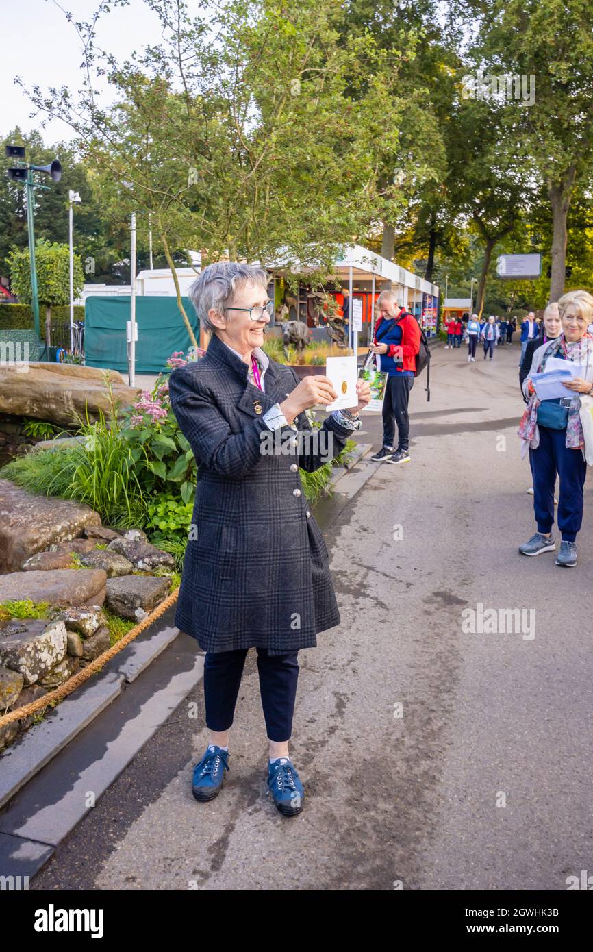Designerin Sarah Eberle bei der Bible Society Psalm 23 Sanctuary Garden, RHS Chelsea Flower Show, London SW3, September 2021 Stockfoto