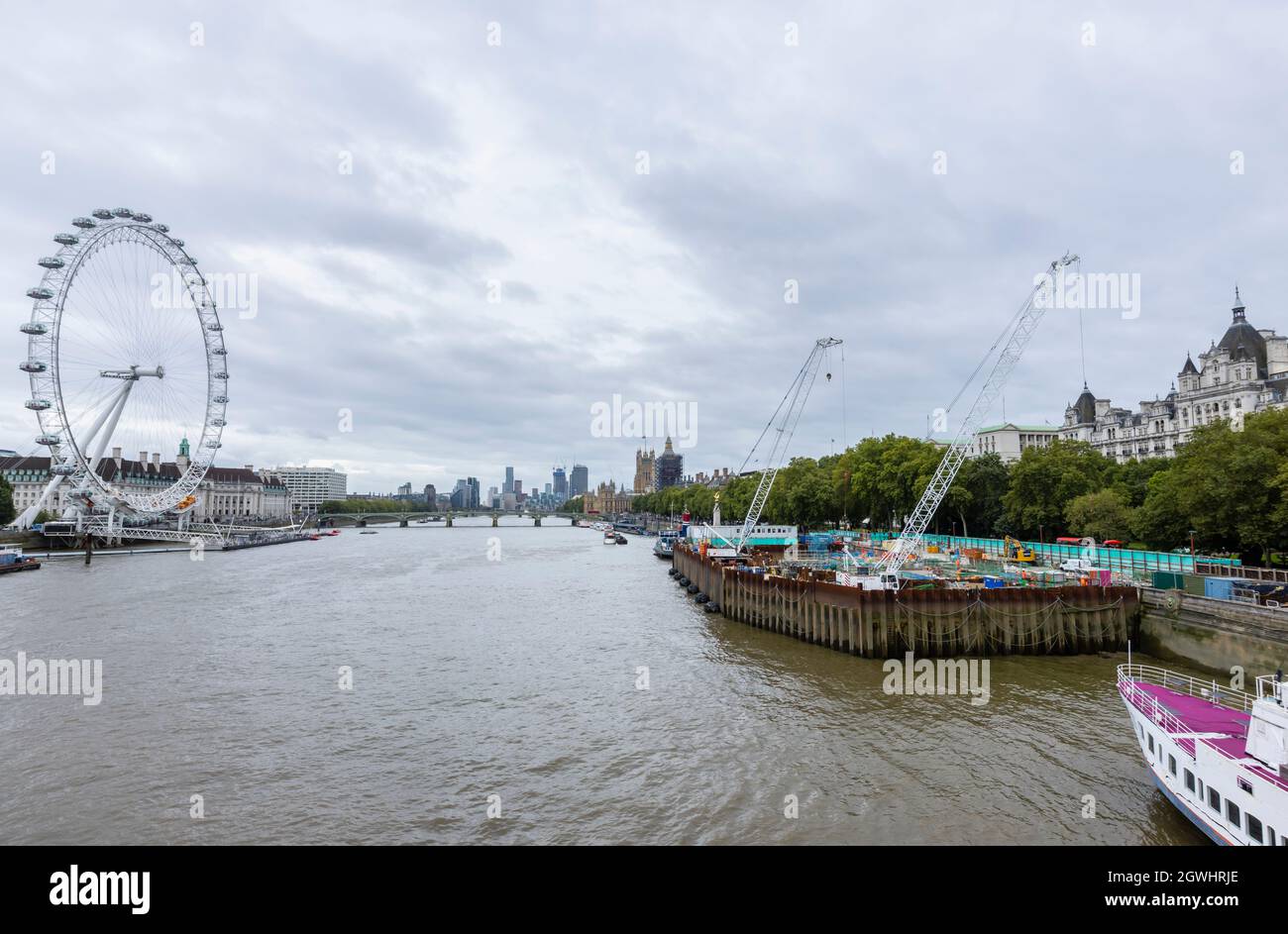 Victoria Embankment Foreshore-Gelände am nördlichen Ufer der Themse: Thames Tideway Tunnel Super Sewer Infrastructure Development, London Stockfoto