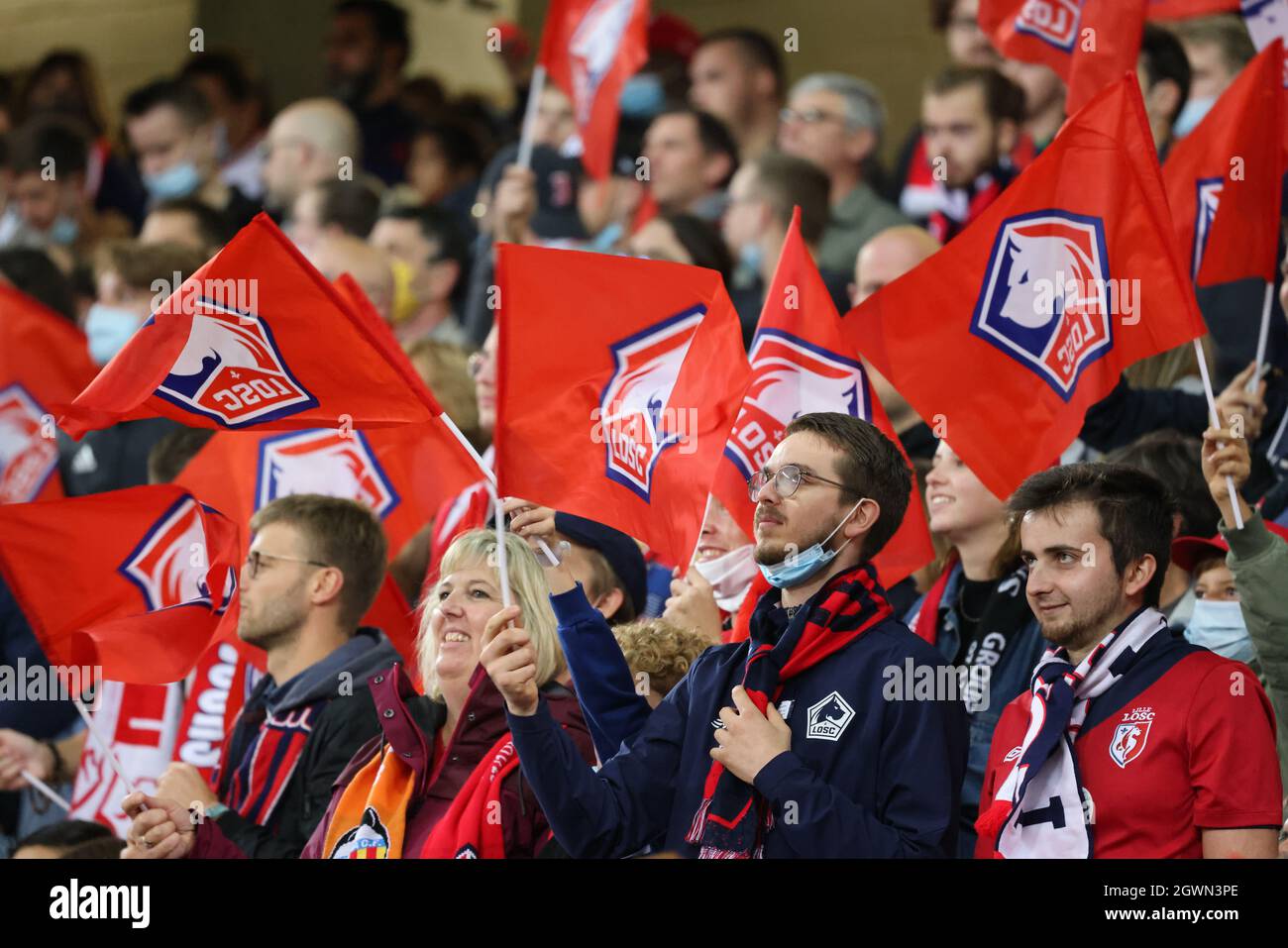 Unterstützer LOSC während der französischen Meisterschaft Ligue 1 Fußballspiel zwischen LOSC Lille und Olympique de Marseille am 3. Oktober 2021 im Pierre-Mauroy-Stadion in Villeneuve-d'Ascq bei Lille, Frankreich - Foto Laurent Sanson / LS Medianord / DPPI Stockfoto