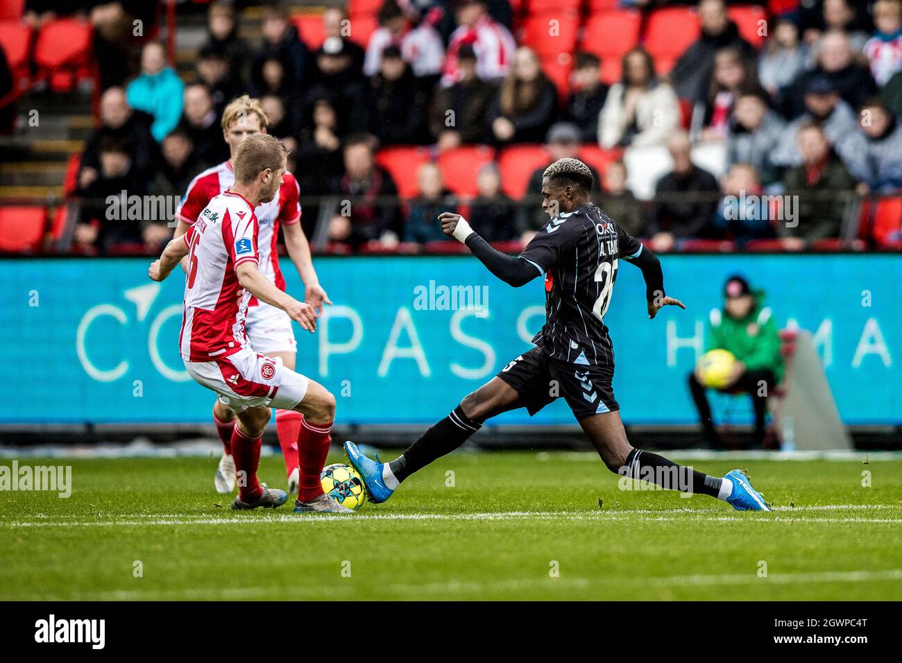 Aalborg, Dänemark. Oktober 2021. Abdulrahman Taiwo (25) von Soenderjyske beim 3F Superliga-Spiel zwischen Aalborg Boldklub und Soenderjyske im Aalborg Portland Park in Aalborg. (Foto: Gonzales Photo/Alamy Live News Stockfoto