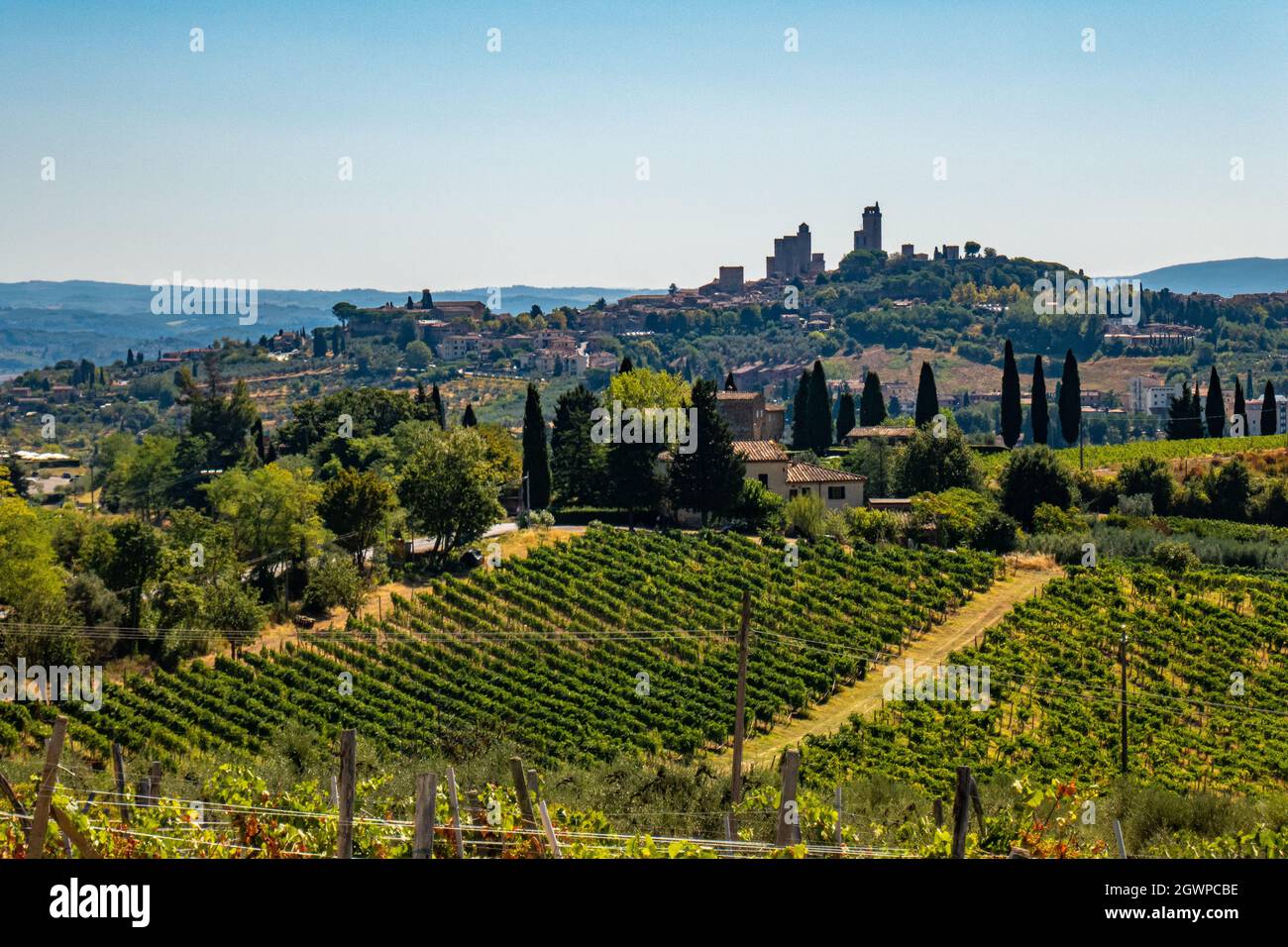 Kleine mittelalterliche Stadt San Gimignano, toskanische Skyline Stockfoto