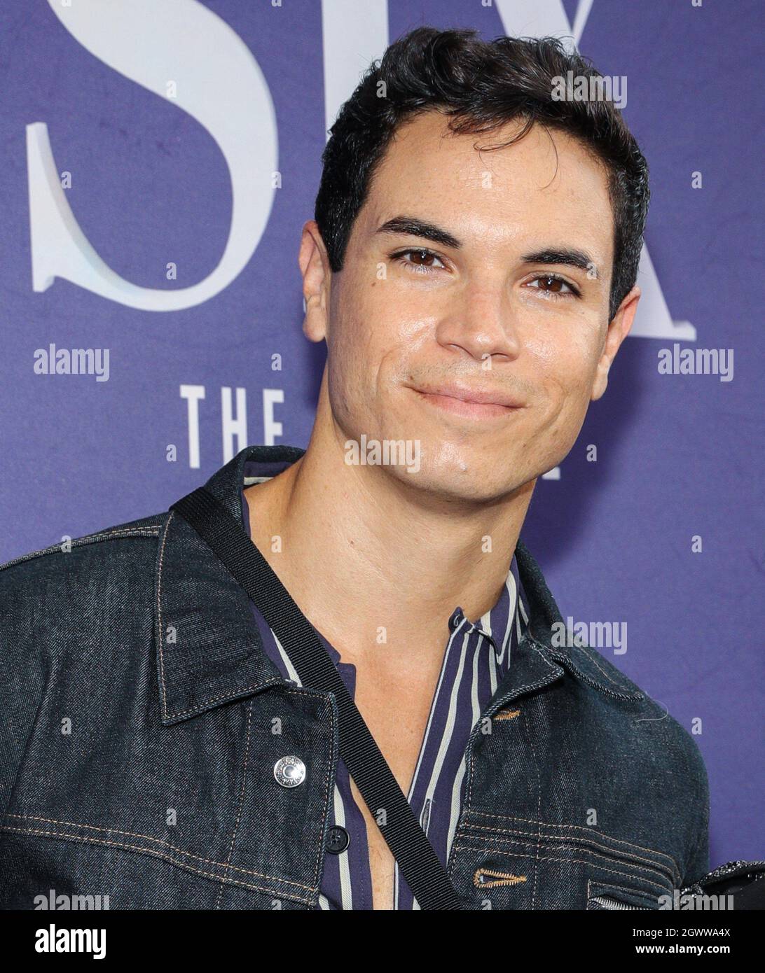 New York, NY, USA. Oktober 2021. Jason Gotay bei der Ankunft für SECHS: THE MUSICAL Opening Night, Brooks Atkinson Theatre, New York, NY 3. Oktober 2021. Kredit: CJ Rivera/Everett Collection/Alamy Live Nachrichten Stockfoto