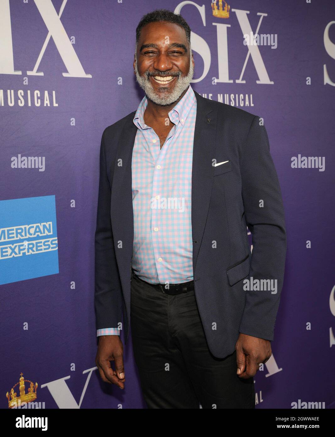 New York, NY, USA. Oktober 2021. Norm Lewis bei der Ankunft für SECHS: THE MUSICAL Opening Night, Brooks Atkinson Theatre, New York, NY 3. Oktober 2021. Kredit: CJ Rivera/Everett Collection/Alamy Live Nachrichten Stockfoto