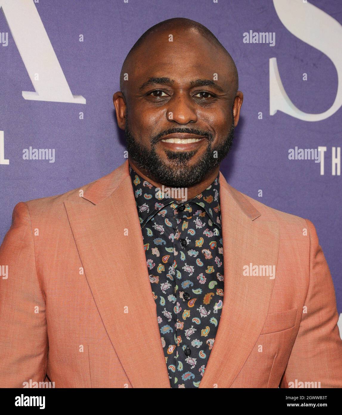 New York, NY, USA. Oktober 2021. Wayne Brady bei der Ankunft für SECHS: THE MUSICAL Opening Night, Brooks Atkinson Theatre, New York, NY 3. Oktober 2021. Kredit: CJ Rivera/Everett Collection/Alamy Live Nachrichten Stockfoto