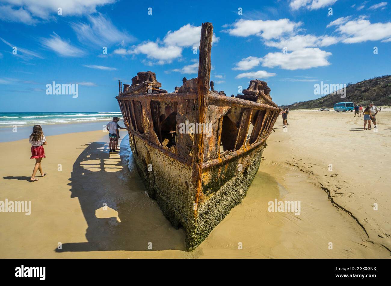 Wrack der S.S.Maheno, wurde der Ozeandampfer am 9. Juli 1935 während eines starken Wirbelsturms, der Fraser Coast Region, an der Ostküste von Fraser Island abgeworfen Stockfoto