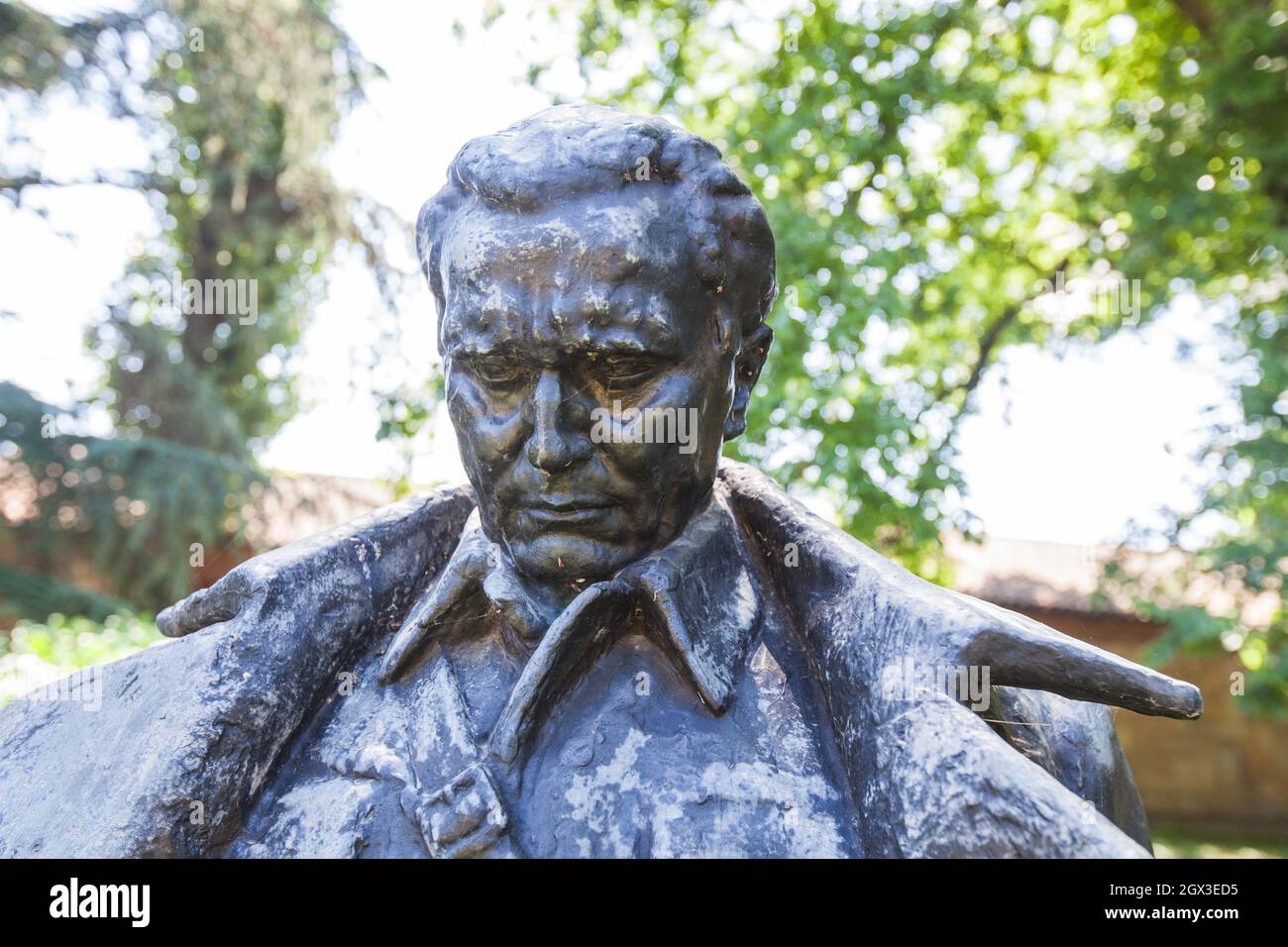 josip-broz-tito-statue-fotos-und-bildmaterial-in-hoher-aufl-sung-alamy