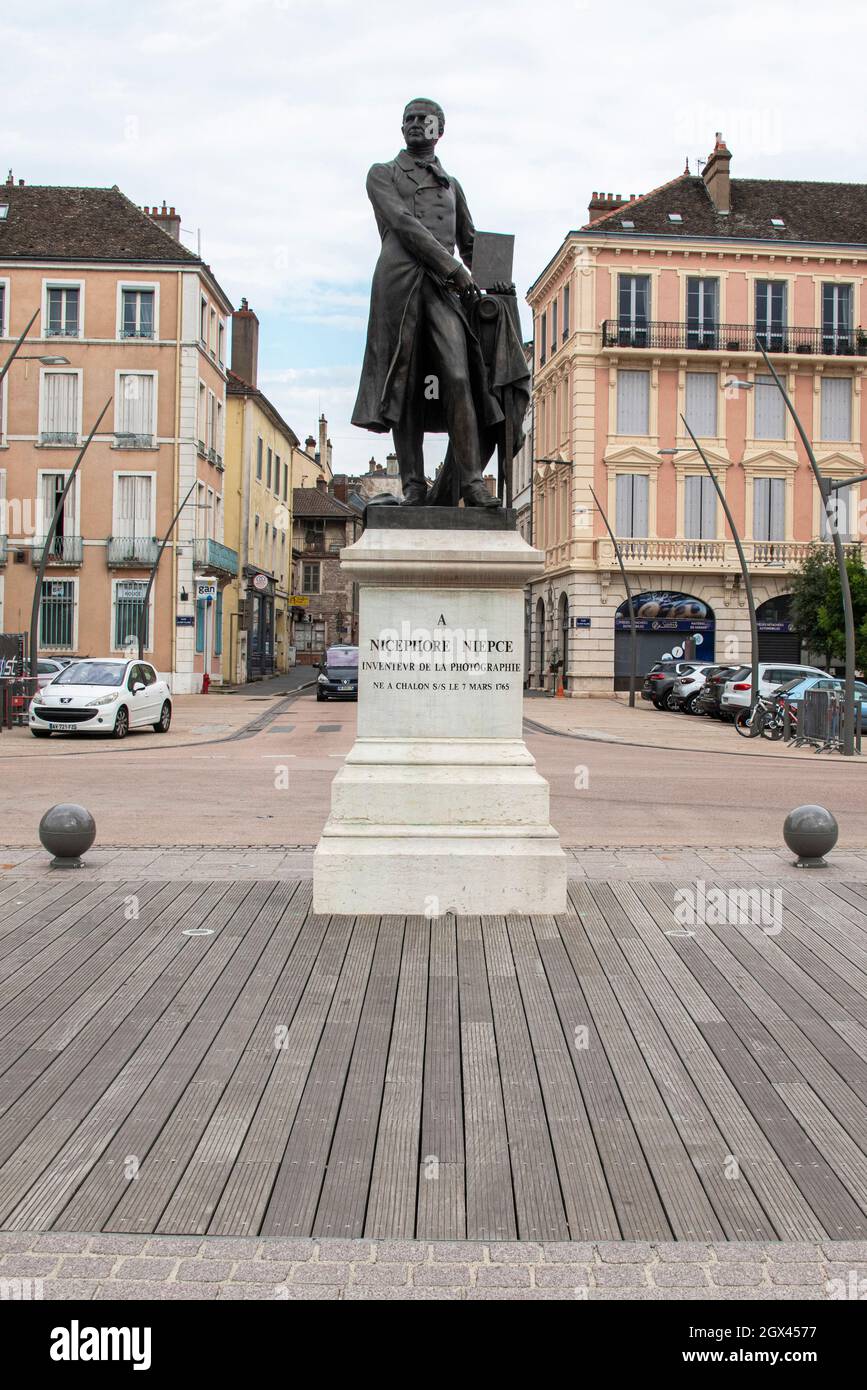 Die Statue von Nicephore Niepce, dem Erfinder der Fotografie in Chalon-Sur-Saone. Frankreich Stockfoto