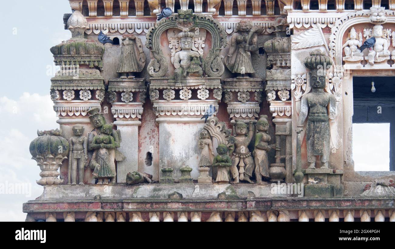Skulpturen auf Shri Rama Chandra Tempel Gopura, Ammapalli, Shamshabad, Telangana, Indien Stockfoto