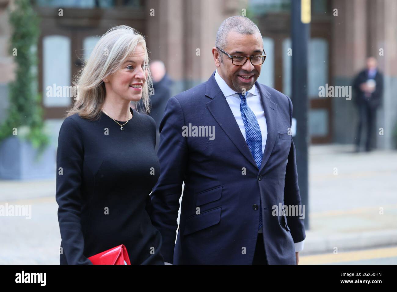 MANCHESTER, GROSSBRITANNIEN. 4. OKTOBER James Cleverly MP, Staatsminister für den Nahen Osten und Nordafrika, am zweiten Tag der Konferenz der Konservativen Partei in Manchester Central, Manchester, am Montag, 4. Oktober 2021. (Kredit: MI Nachrichten) Kredit: MI Nachrichten & Sport /Alamy Live Nachrichten Stockfoto