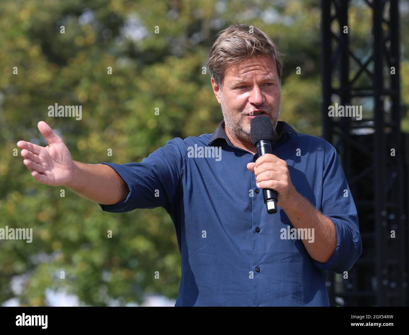 Der deutsche Politiker Robert Habeck von der Bündnis 90 die Grünen Partei bei einer Wahlkampfveranstaltung am 3. September 2021 in Magdeburg Stockfoto