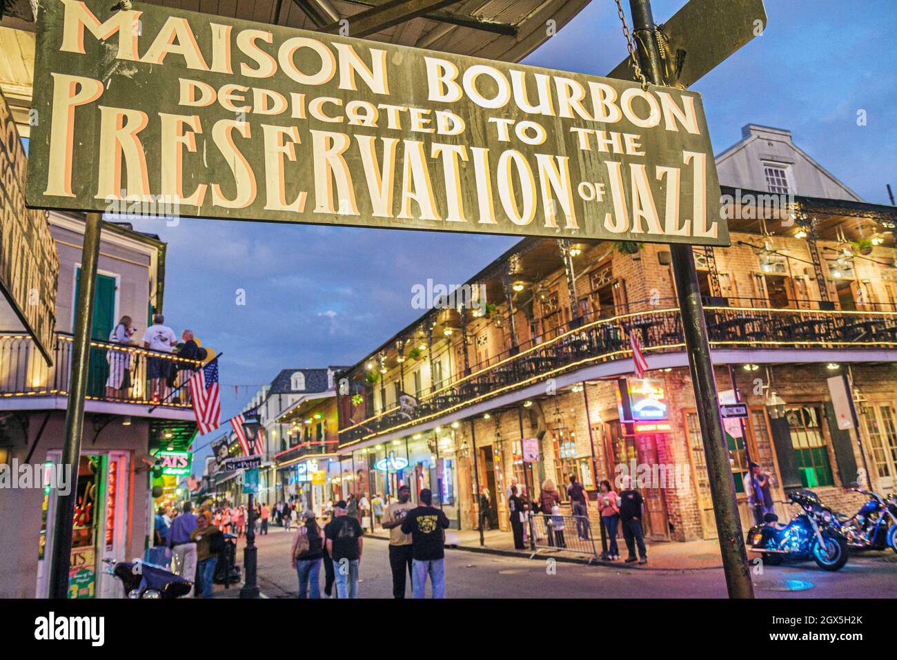 New Orleans Louisiana, French Quarter Bourbon Street Maison Bourbon, Bar Lounge Pub Live-Musik Erhaltung Jazz Nacht Nachtleben Balkone Stockfoto