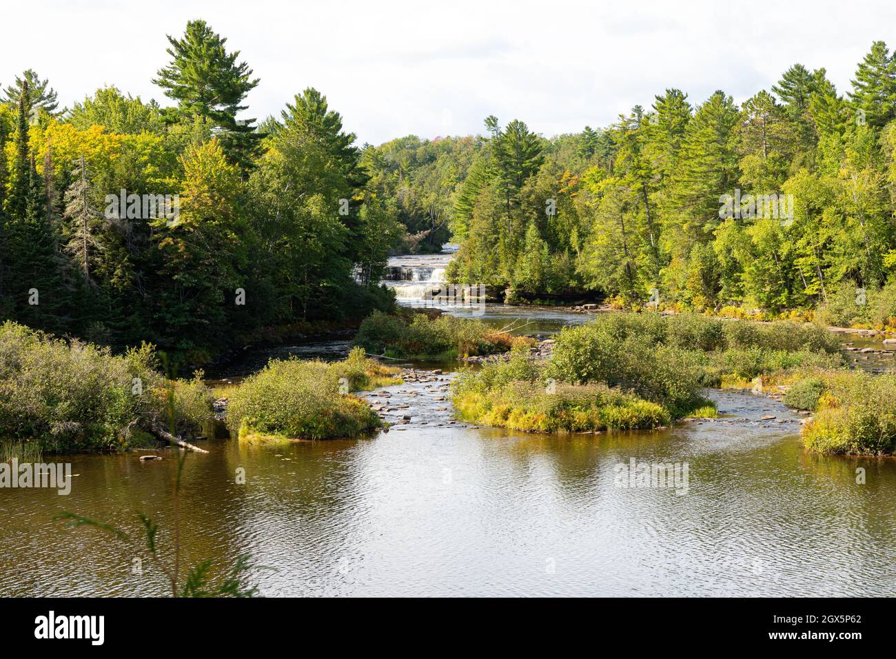 Wasserfälle im Tahquamenon Park, Michigan Stockfoto