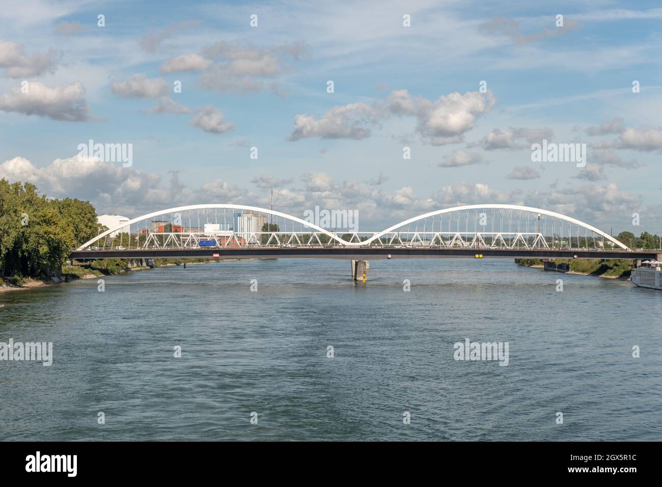 Rheinbrücken zwischen Frankreich und Deutschland. Straßburg, Kehl. Brücke und Europabrücke. Stockfoto