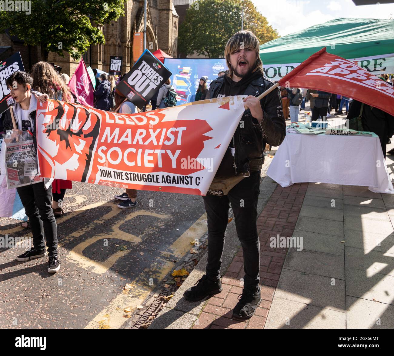 Manchester, Großbritannien. Sonntag, 3. Oktober 2021. März und Kundgebung, um gegen die Regierung zu protestieren und die Demokratie zu verteidigen, zu Beginn der konservativen Konferenz Stockfoto