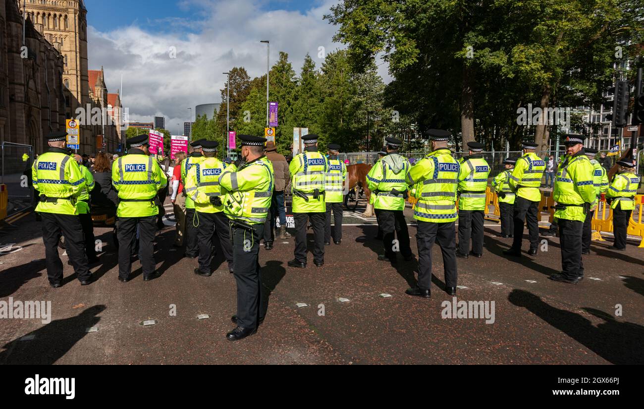 Manchester, Großbritannien. Sonntag, 3. Oktober 2021. März und Kundgebung, um gegen die Regierung zu protestieren und die Demokratie zu verteidigen, zu Beginn der konservativen Konferenz Stockfoto