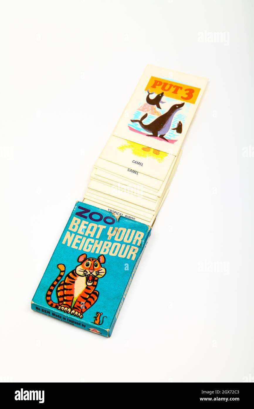 Vintage Zoo Beat your neighbor childrens Card game Stockfoto