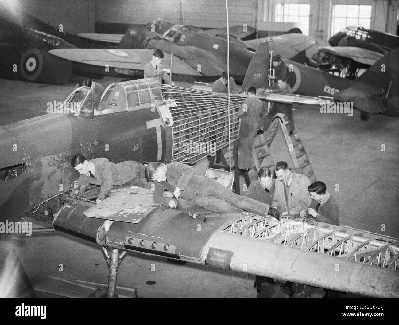 Flugzeugtechniker lernen die Montage des Hawker-Fluges in einem RAF-Schulungszentrum. Stockfoto