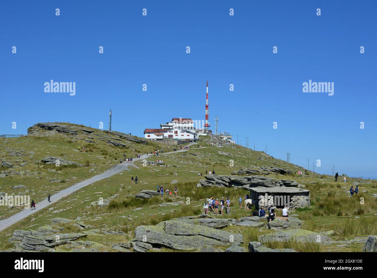 Der Gipfel von Larrún liegt in den westlichen Pyrenäen, an der Grenze zwischen Spanien und Frankreich. Stockfoto