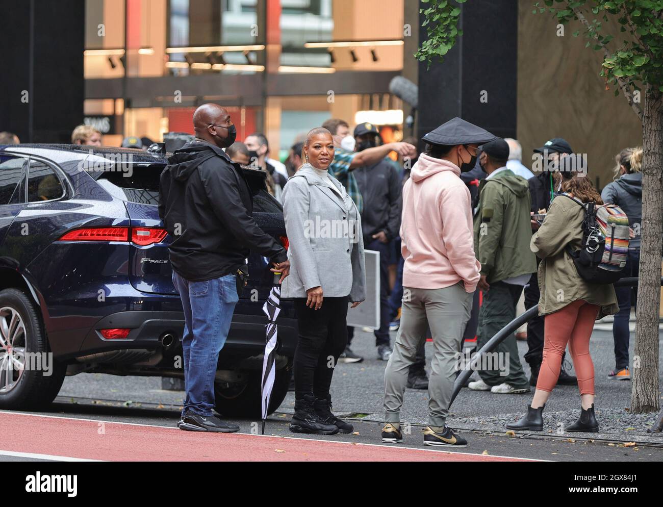 Third Avenue, New York, USA, 04. Oktober 2021 - Queen Latifahs während der Dreharbeiten zur CBS-Show The Equalizer, Today auf der Third Avenue in New York City. Foto: Luiz Rampelotto/EuropaNewswire FOTOKREDIT ERFORDERLICH. Stockfoto