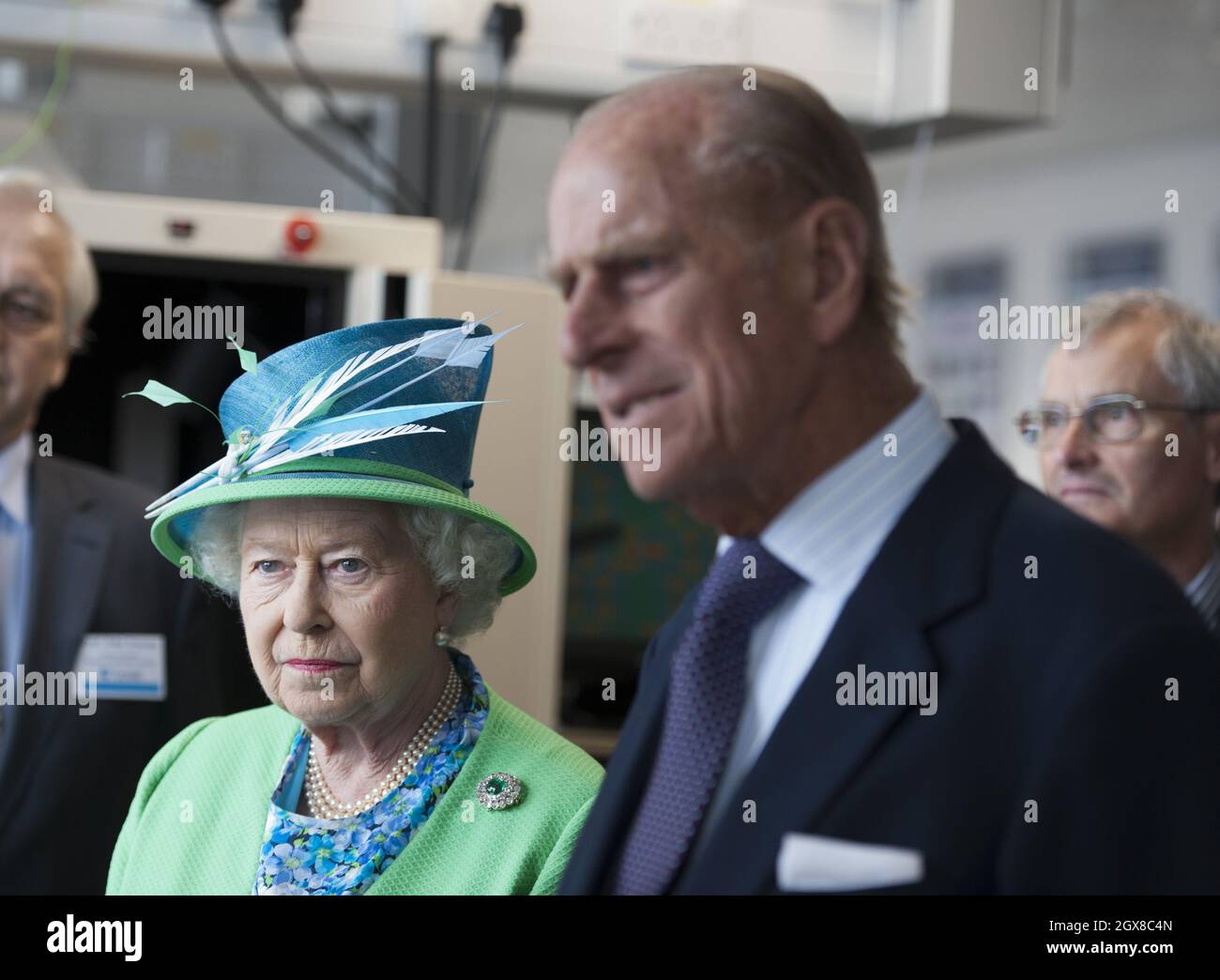 Königin Elizabeth II. Und Prinz Philip, Herzog von Edinburgh, besuchen das Tyndall National Institute in Cork am letzten Tag ihrer historischen Irlandreise am 20. Mai 2011 Stockfoto