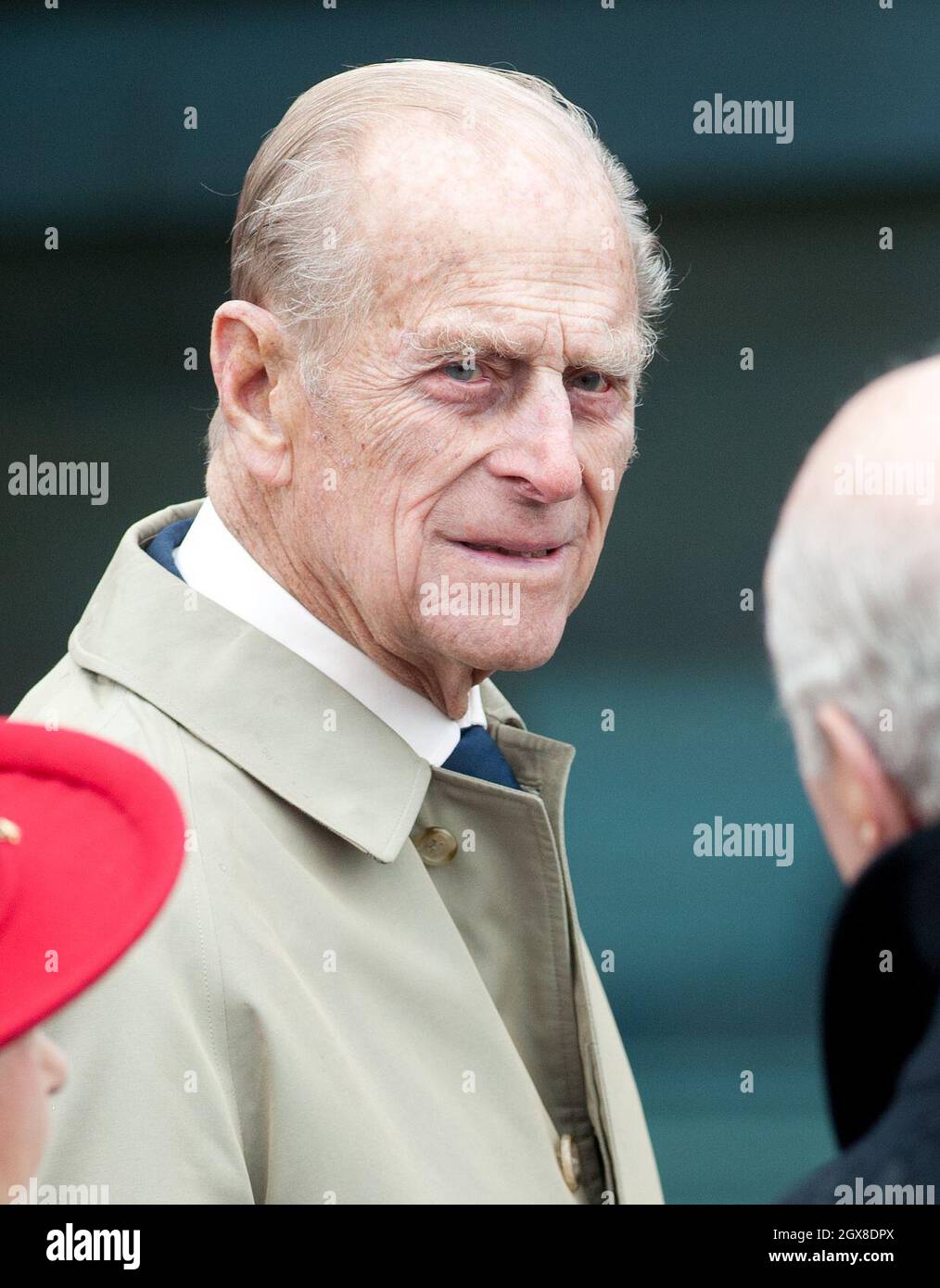 Prinz Philip, Herzog von Edinburgh, nimmt an der Wiedereröffnung der Kutty Sark Gardens Teil, während er Greenwich im Rahmen des Diamantenjubiläums der Königin am 25. April 2012 besucht Stockfoto