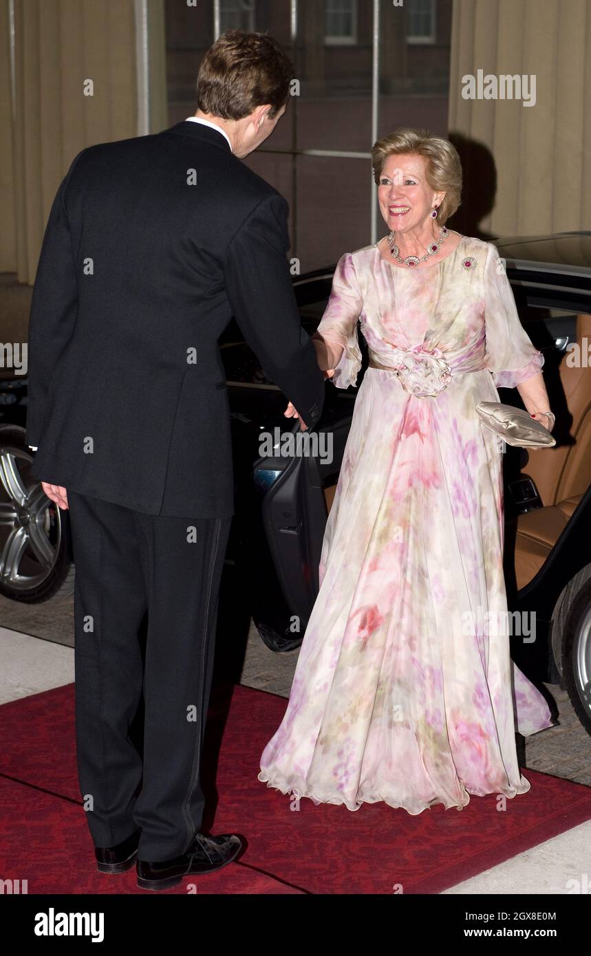 Königin Anne-Marie von Griechenland nimmt an einem Dinner für ausländische Herrscher Teil, das vom Prinz von Wales und der Herzogin von Cornwall zum Gedenken an das Diamantenjubiläum der Königin am 18. Mai 2012 im Buckingham Palace veranstaltet wird. Stockfoto