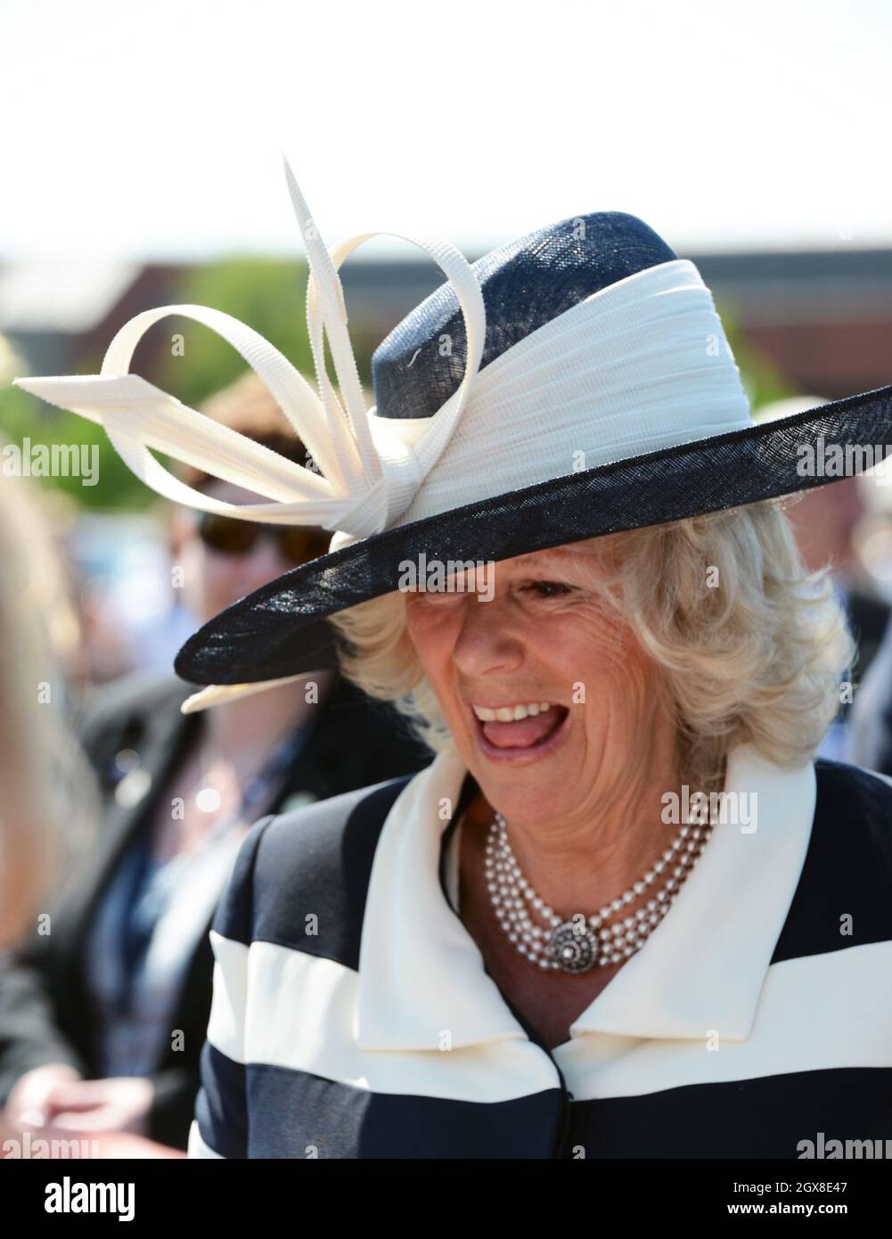 Camilla, Herzogin von Cornwall, nimmt am ersten Tag einer offiziellen Diamond Jubilee Tour durch Kanada an einer offiziellen Begrüßungszeremonie auf der kanadischen Militärbasis Gagetown, New Brunswick, Teil Stockfoto