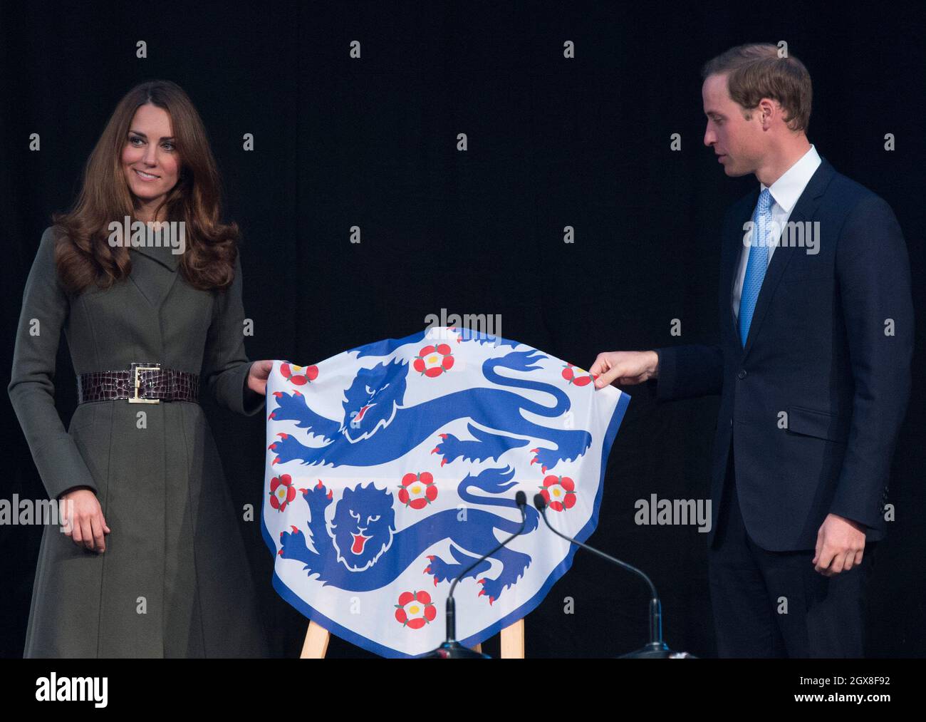 Prinz William, Herzog von Cambridge und Catherine, Herzogin von Cambridge, eröffnen offiziell das National Football Center des Football Association im St. George's Park, Burton-on-Trent. Stockfoto
