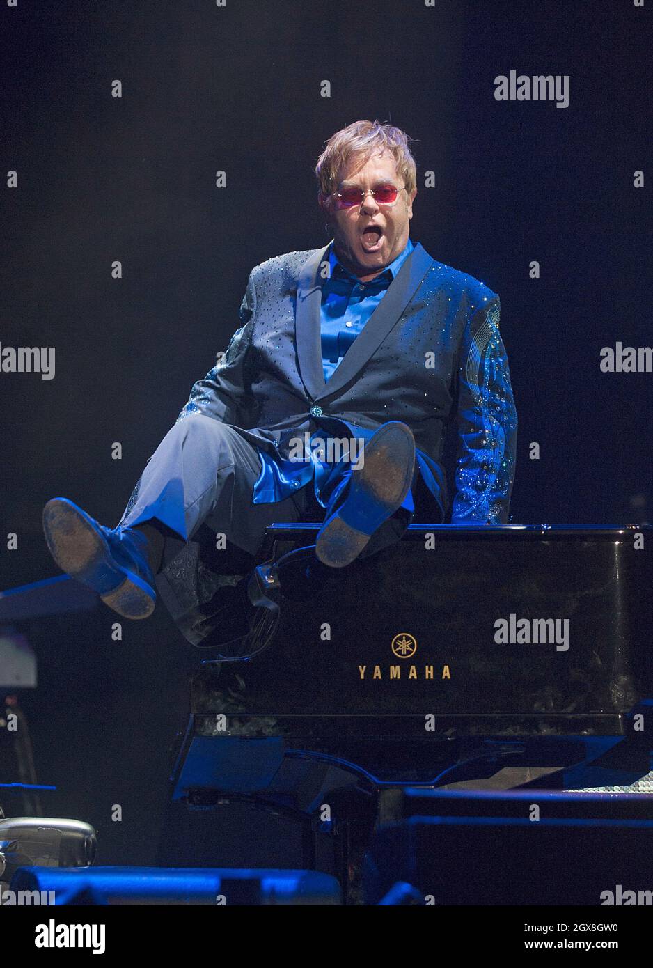 Sir Elton John titelt die Hauptbühne beim Beestival, das im Robin Hill Country Park auf der Isle of Wight stattfindet. Stockfoto