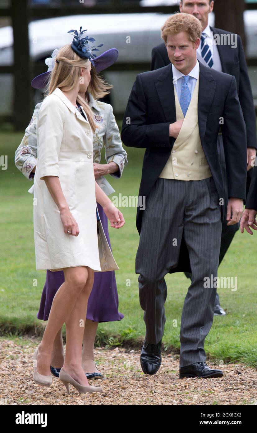 Prinz Harry nimmt an der Hochzeit von James Meade mit Lady Laura Marsham in der St. Nichola Church in Gayton Teil. Stockfoto