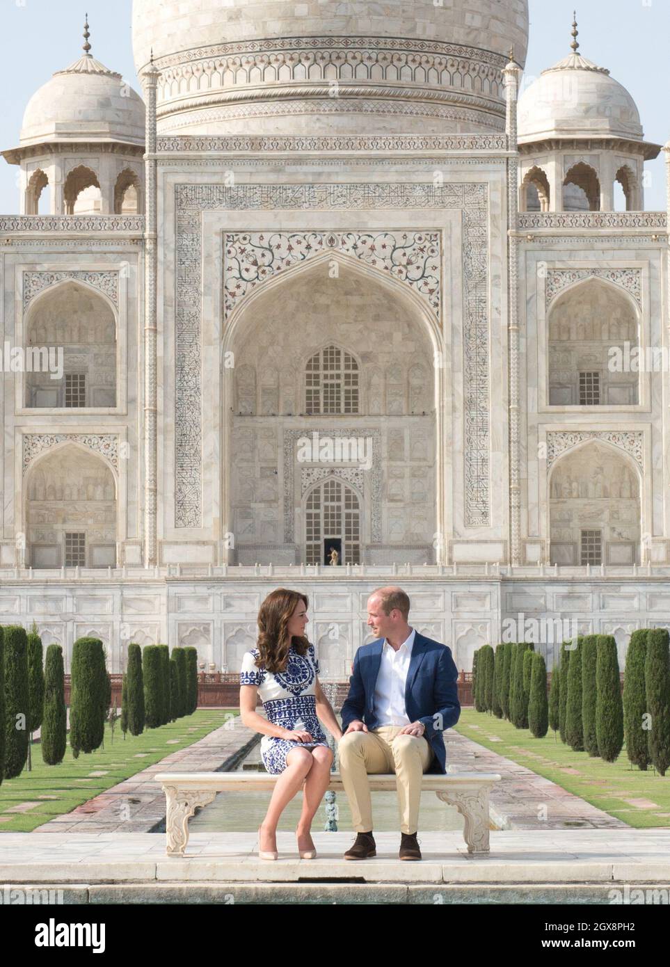 Prinz William, Herzog von Cambridge und Catherine, Herzogin von Cambridge besuchen am 16. April 2016 das Taj Mahal in Agra, Indien. Stockfoto