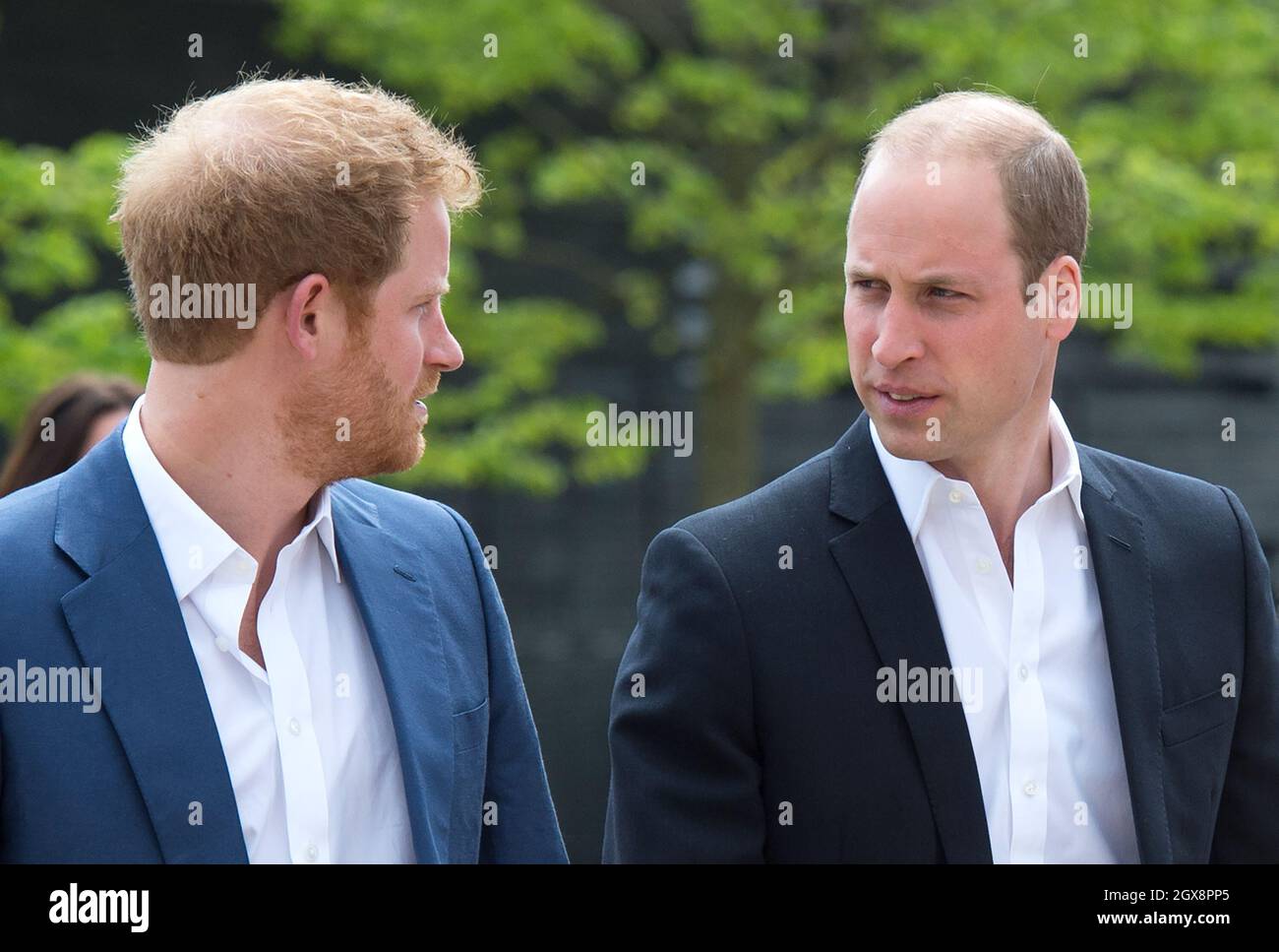 Prinz William, Herzog von Cambridge und Prinz Harry kommen, um am 16. Mai 2016 am Start der Kampagne „Heads Together“ im Olympic Park in London teilzunehmen Stockfoto