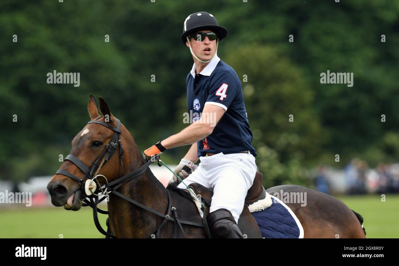 Prinz William, Duke of Cambridge, tritt am 18. Juni 2016 im Beaufort Polo Club beim Maserati Charity Polo-Spiel beim Gloucestershire Festival of Polo an. Stockfoto