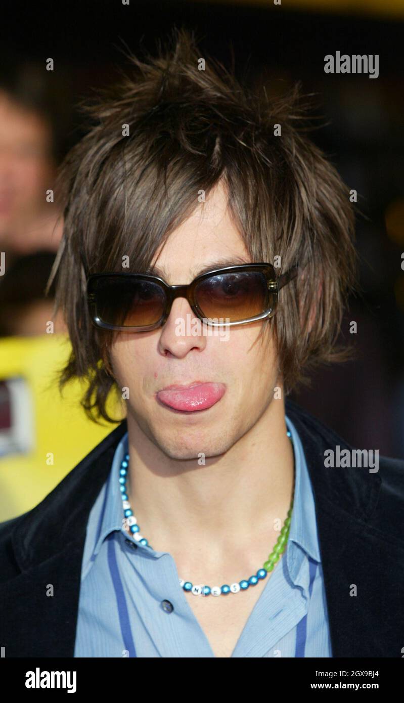 Alex Parks und Peter von der Fame Academy eröffnen den neuen HMV-Store ...