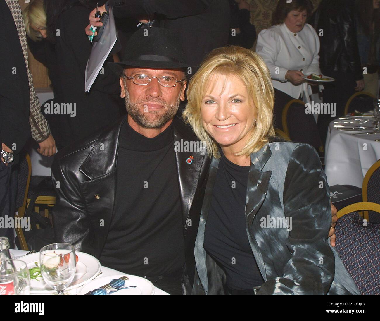 Morris Gibb und seine Frau bei der Capital helfen Bei Den London Child Awards. Stockfoto