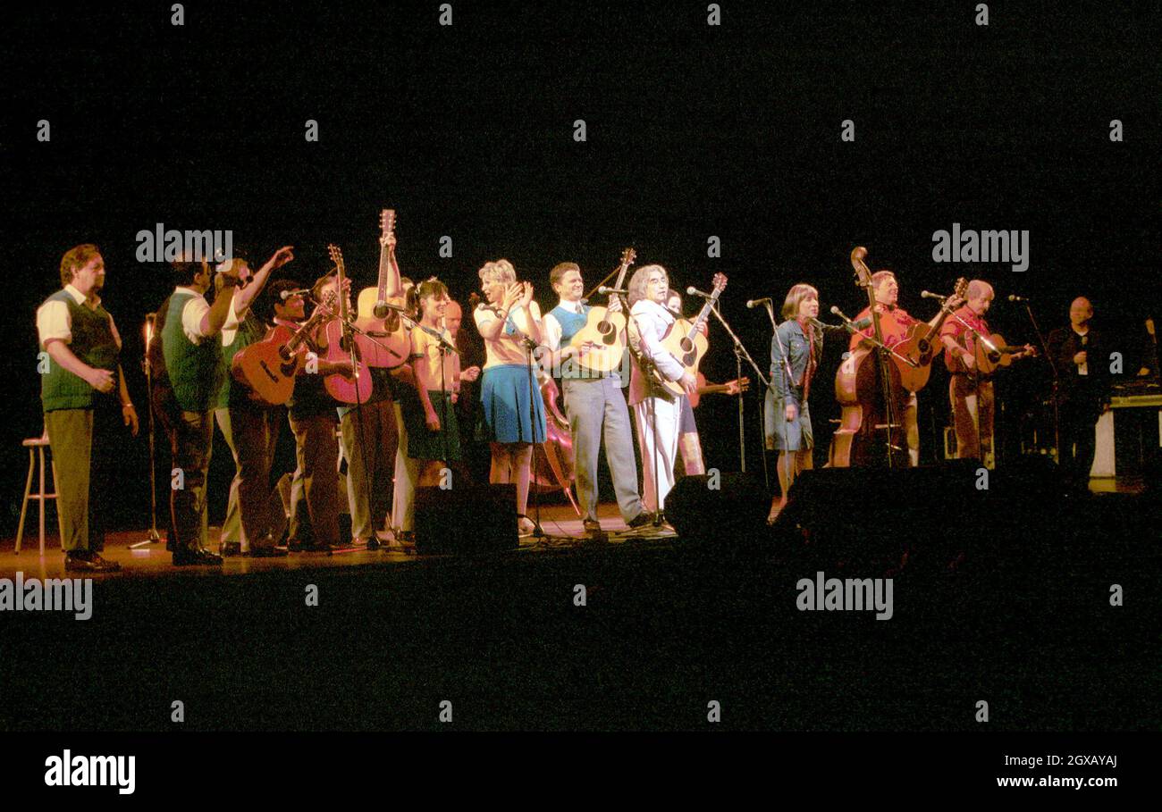 A Mighty Wind treten im QE Theater in Vancouver auf. Stockfoto