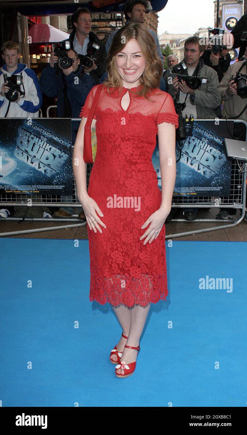 Kelly McDonald bei der Weltpremiere von The Hitchhiker's Guide to the Galaxy, einer Verfilmung des verstorbenen Douglas Adams' Buch. Die Veranstaltung fand im UCI Empire in London statt und der Film wird am 29. April in den USA und im Rest der Welt zwischen Juni und 2005. August eröffnet. Stockfoto