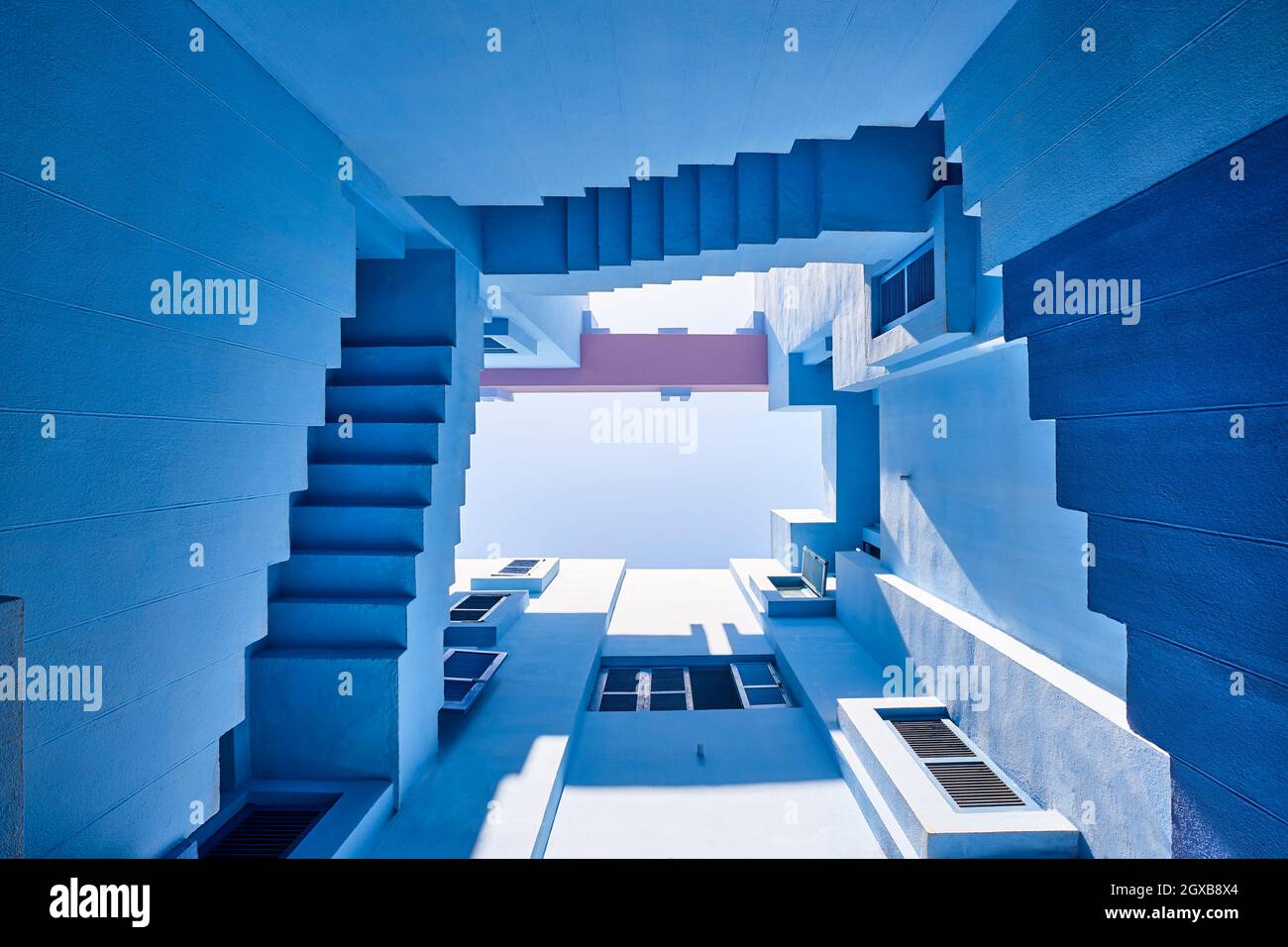 Geometrische Designs. Die rote Wand, La Manzanera. Calpe, Spanien Stockfoto