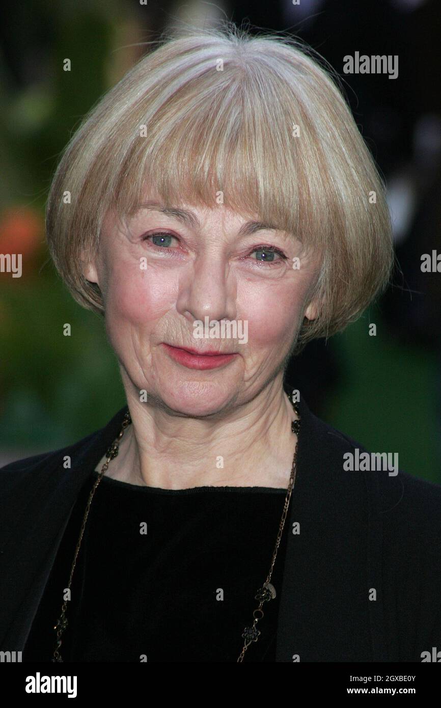 Geraldine McEwan, Stimmbesetzung, bei der Premiere von The Wallace and Gromit The Curse of the We-Rabbit UK Charity auf dem Odeon Leicester Square in London. Stockfoto