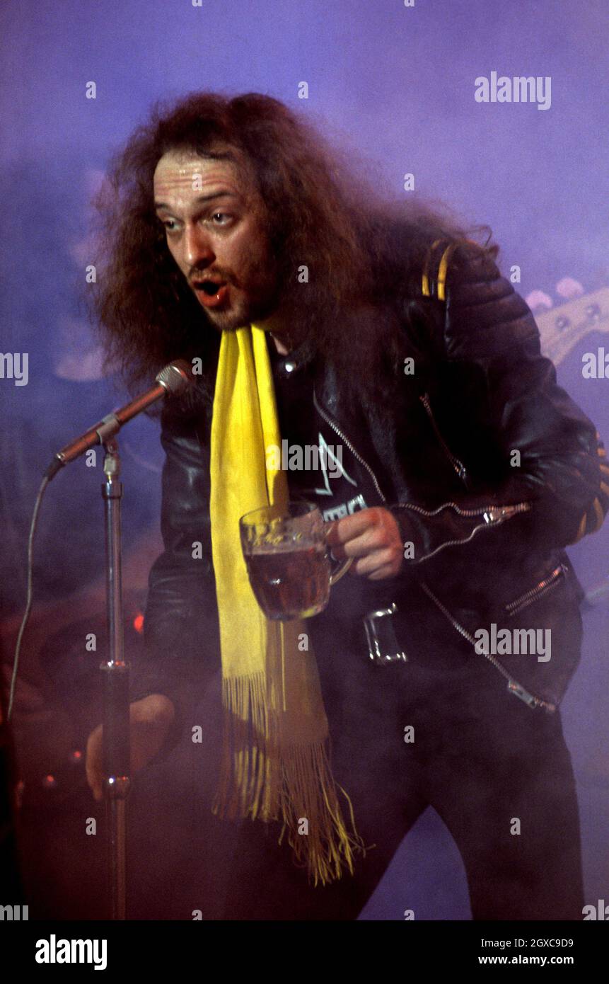 Jethro Tull Frontmann Ian Anderson tritt um 1975 auf der Bühne auf Stockfoto