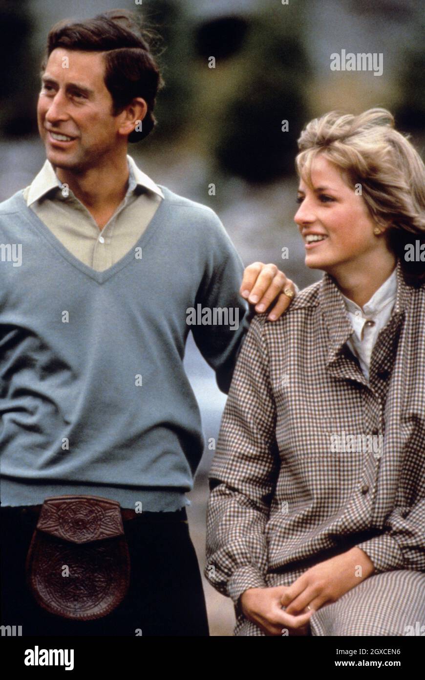 Prinzessin Diana und Prinz Charles posieren für die Presse auf ihren Flitterwochen im August 1981 im schottischen Balmoral Stockfoto